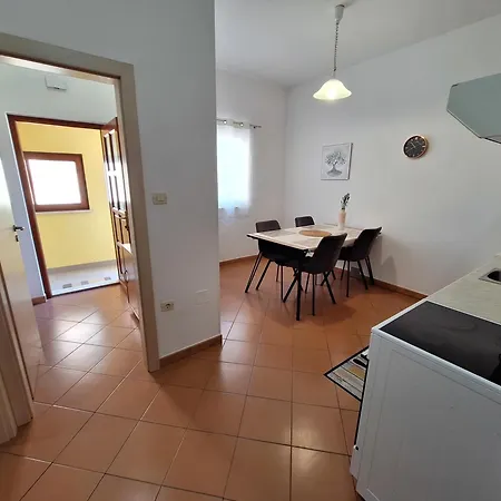 Pergola With Mediterranean Garden & Bbq شقة بورتوروز